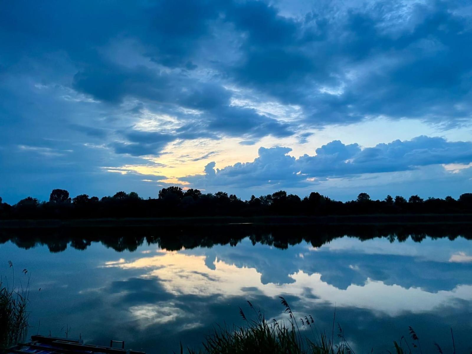 Swietna Chatka Swietne Buitenkant foto